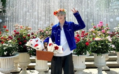 NCT Taeyong presents '605 roses' on Rose Day
