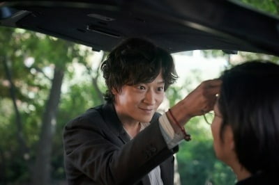 'Doctor Chun' director Kim Seong-sik "Kang Dong-won, whose pores are beautiful"