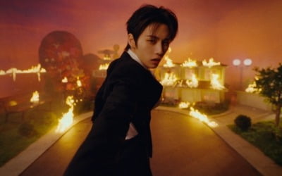 BOYNEXTDOOR expresses the innocent emotions of youth with intense energy