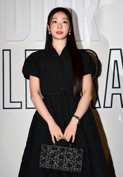 [TEN포토] 김연아 '청청미모에 고혹미까지'