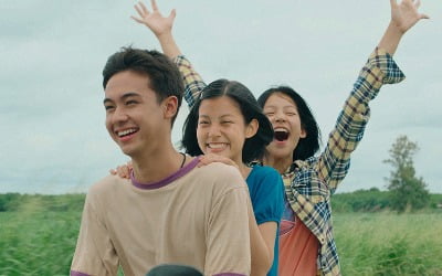 Movie ‘You & Me & Me’, first love that started on a refreshing summer day in 1999