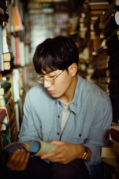 '감성 장인' 김필, 올해를 빛낸 남성 보컬 선정됐다