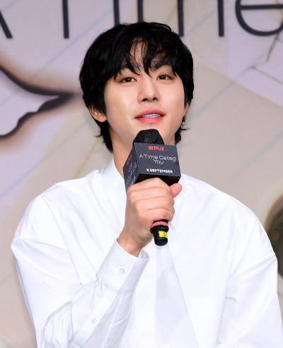 [TEN포토] 안효섭 "원작 모르고 대본읽어...소름 돋았다 여러번"