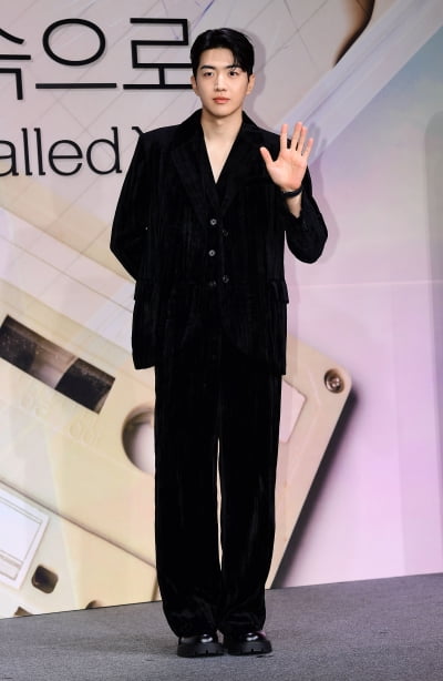 [TEN포토] 강훈 '우월한 비율'