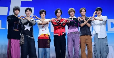 [TEN포토] 라이즈 '타이틀 곡 '겟 어 기타'로 데뷔'