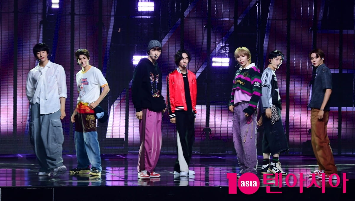 [TEN포토] 라이즈 '타이틀 곡 ‘겟 어 기타(Get A Guitar)’무대'