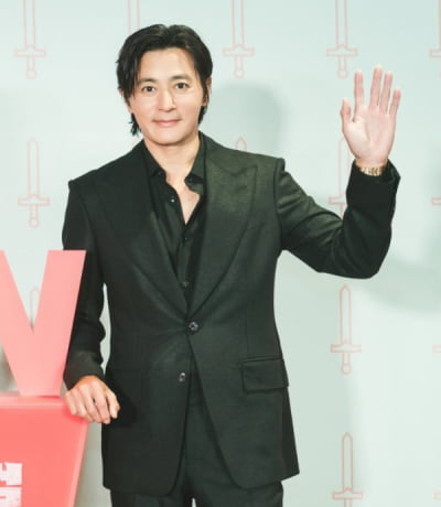 '광복절 日여행' 장동건 "'아라문의 검', 불안하고 예민함 표현해"