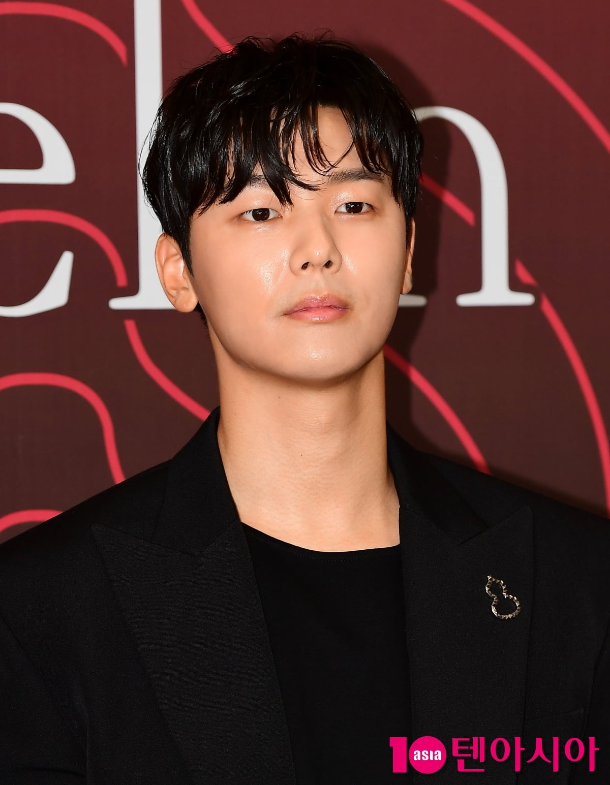 [TEN포토] 강민혁 '소장욕구 부르는 비주얼'
