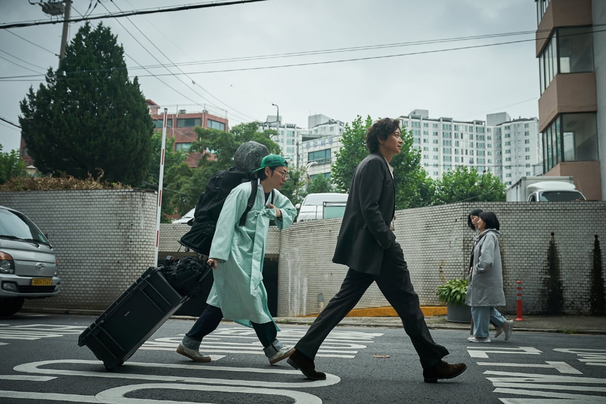 영화 '천박사 퇴마 연구소' 스틸컷. /사진제공=CJ ENM