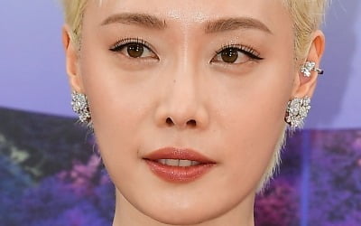 [공식] '학폭+일진설' 김히어라 측 "심려 끼쳐 죄송" 1차 입장 발표