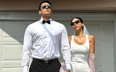 Julien Kang-JJ couple released their wedding pictorial
