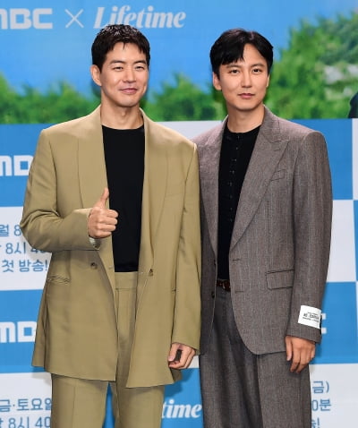 [TEN포토] 이상윤-김남길 '멋쟁이들'