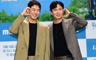 [TEN포토] 이상윤-김남길 '달달한 브로맨스'