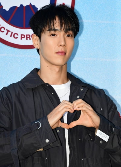 [TEN포토] 몬스타엑스 셔누 '여심 자극하는 하트'