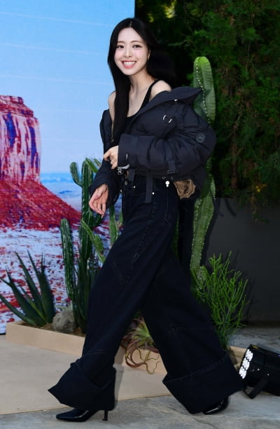 [TEN포토] 있지 유나 '반할 수 밖에 없는 아름다움'