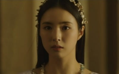 신세경, 판 쥐고 흔드는 지략가…장동건·김옥빈 기에 안 눌리네('아라문의 검')
