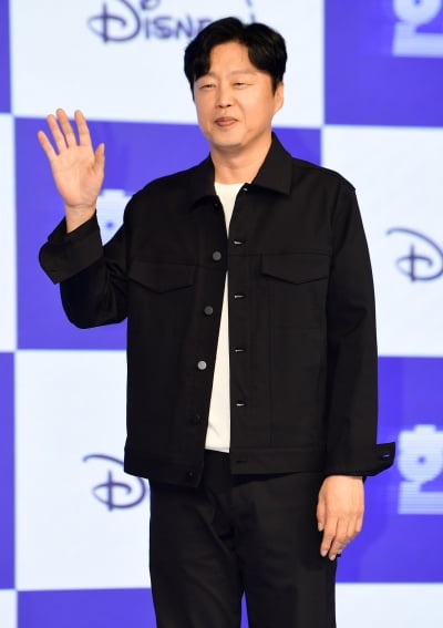 [TEN포토] 김희원 '한강으로 인사드려요'