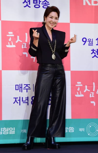 [TEN포토] 이휘향 '원조 센언니가 돌아왔다'