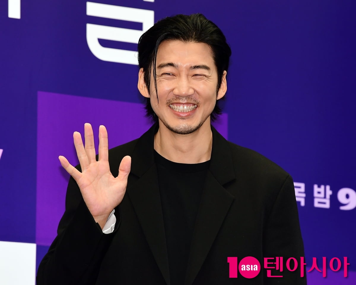 [TEN포토] 윤계상 '빵 터져도 멋짐'