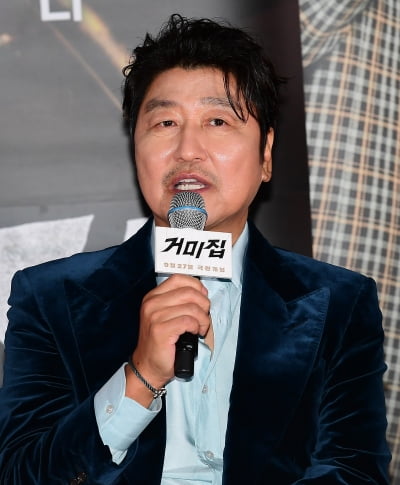 '거미집' 송강호 "정우성, 최고의 연기 보여줬다, 신세 꼭 갚을 것"