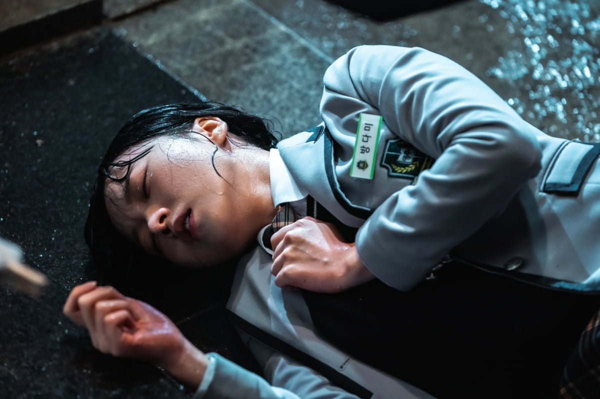 '엄마' 황정음, 돈 앞에 친딸도 소용없네…악담에 광기 어린 눈빛까지('7인의 탈출')