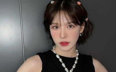 레드벨벳 웬디, 가을과 어울리는 향수 모델 1위…2위 르세라핌 사쿠라[TEN차트]