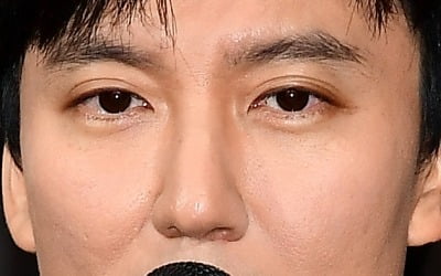 김남길 "유난히 신경 쓴 액션 롱테이크, 장르적 매력 느꼈다"('도적: 칼의 소리')
