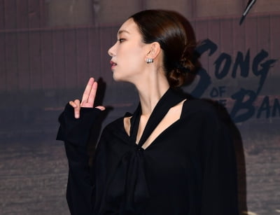 [TEN 포토] 이호정 '섹시한 총잡이'