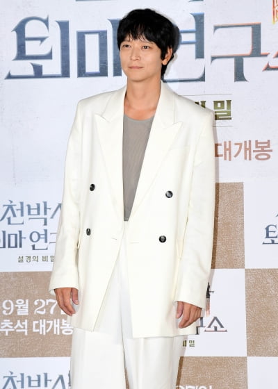 [TEN 포토] 강동원 '남친룩의 정석'
