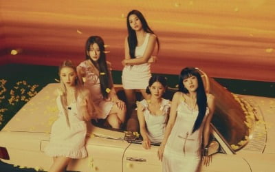 (G)I-DLE exudes maturity with the concept image of their American EP album 'HEAT'