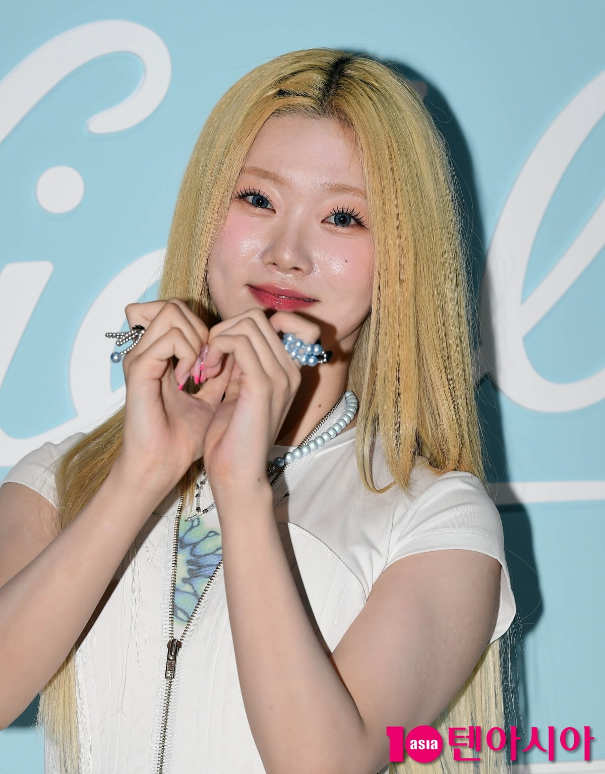 [TEN포토] 빌리 츠키 '깨발랄 포즈에 귀염뽀작'