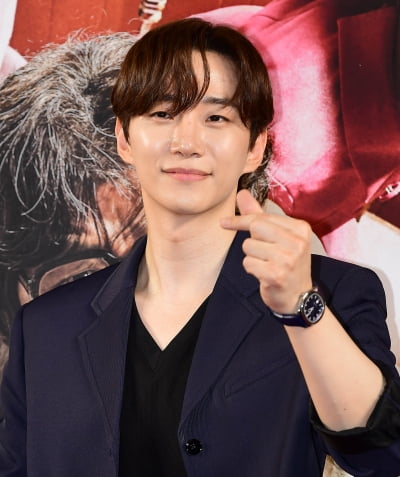 [TEN포토] 이준호 '러블리 하트'