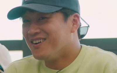 Cha Tae-hyun's mother was voice actor and actress Choi Soo-min.