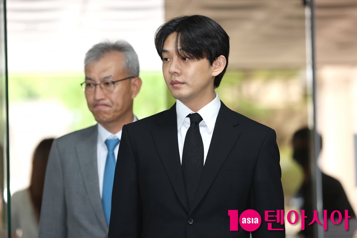 [TEN포토]'마약협의' 유아인 '초최한 모습'