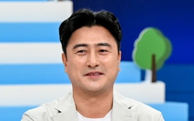 Hyewon Lee and Ahn Jung-hwan become MCs for the first time on a broadcast