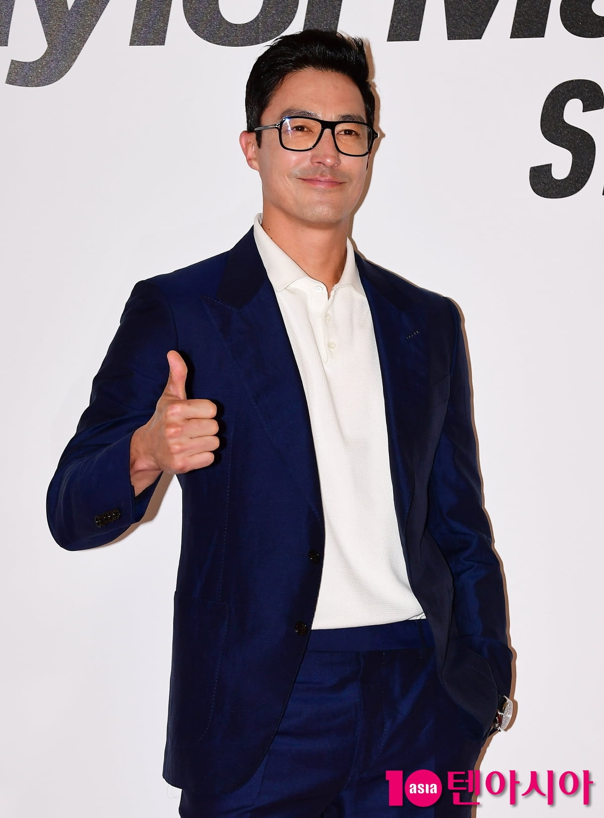 [TEN포토] 다니엘헤니 '화려한 엄지척'