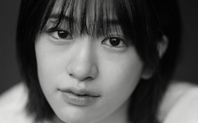 Ive releases music video teaser for 'Either Way' with a dreamy atmosphere