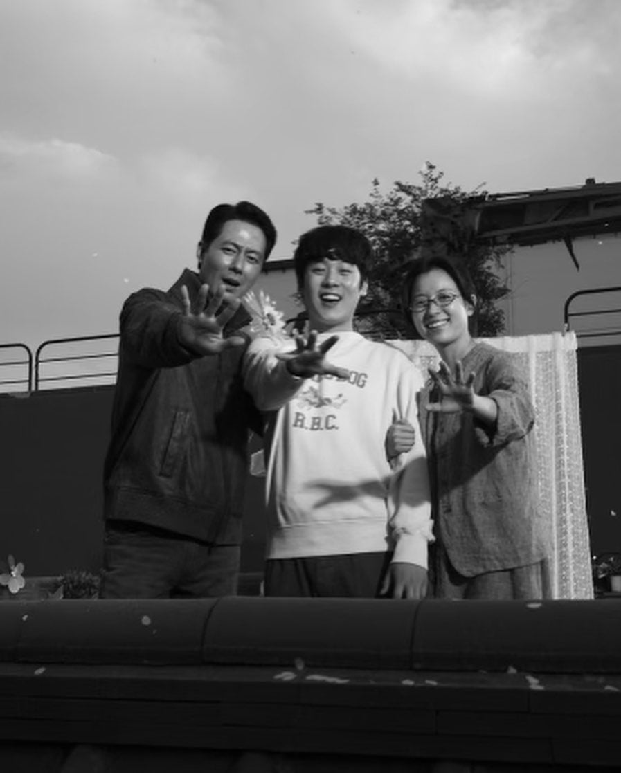 '무빙' 한효주 "배려심 많은 남편 조인성 만나 맑디 맑은 子 이정하와 마음껏 사랑+행복"