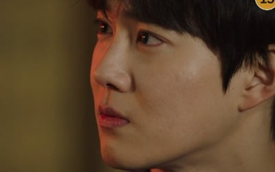 수호, 칼 맞았다…한지민 조부 이어 연쇄살인 사건 피해자 ('힙하게')