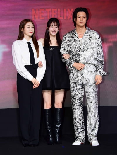 [TEN포토] 박유림-전종서-김지훈 '발레리나 주역들'