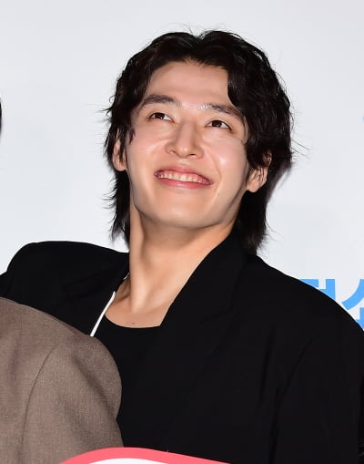 [TEN포토] 강하늘 '짐 캐리 미소'