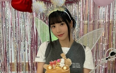 'Water Bomb Goddess' Kwon Eun-bi, this is why she's so loved… It's my birthday, but I'm paying tribute