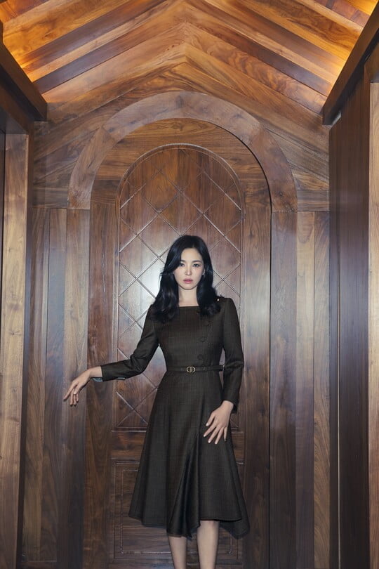 송혜교, 매일이 리즈 갱신...반할 수 밖에 없는 '고혹美'