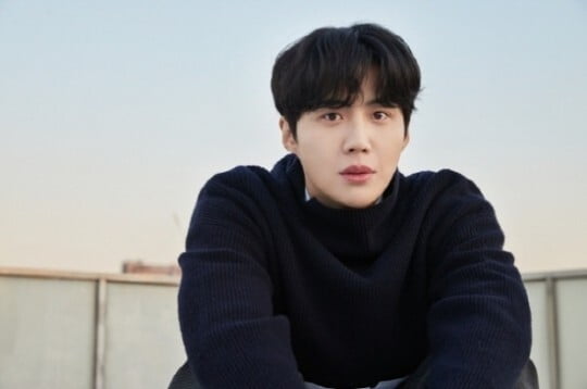 김선호, 연인처럼 함께 기념사진 찍고 싶은 스타 1위...변치 않는 인기