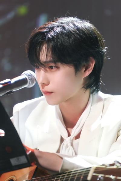 김영대, 日 오사카 팬들 위한 따뜻한 눈빛