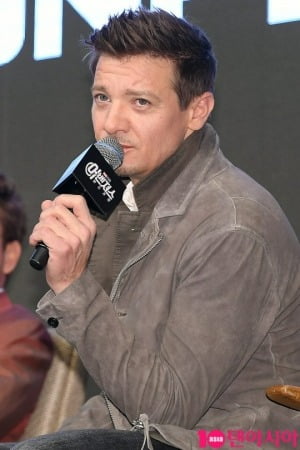 'Seriously injured' Jeremy Renner finally discharged from hospital