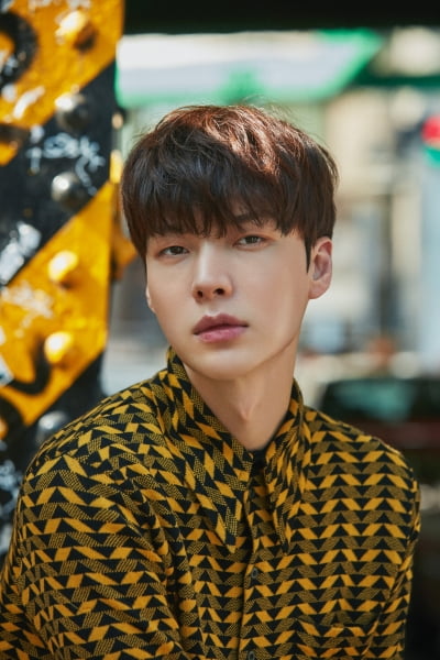 Ahn Jae-hyun returns to lead role after 3 years
