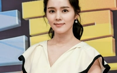 Han Ga-in, a 'just-pretty' entertainer without any color