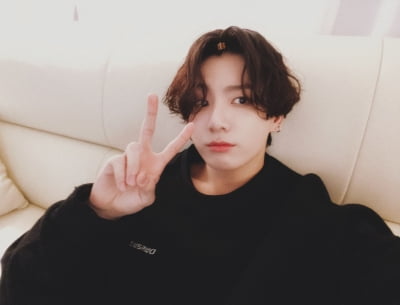 BTS Jungkook, world famous people 'shoulder to shoulder'