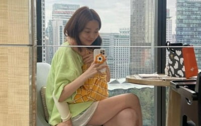 Kim So-young goes to Malaysia and goes to international school